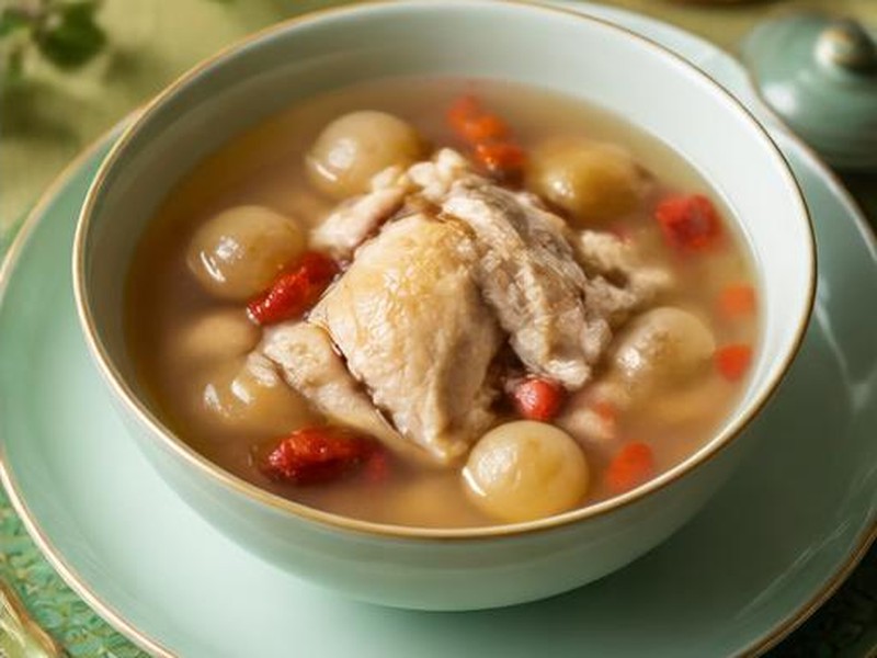 Longan, Goji & Chicken Soup — 龍眼枸杞燉雞湯